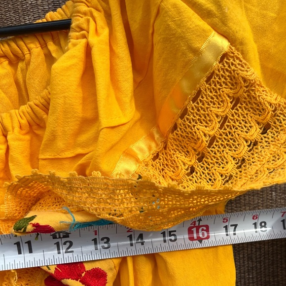 Vintage yellow embroidered dress Mexican American off shoulder boho Sz L - Picture 8 of 15